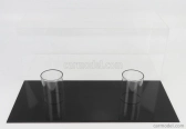 Vetrina display box Vetrina display box Pre 2x 1/2 prilby - Base Nera - Black Base - Lungh.lenght Cm 44.0 X Largh.width Cm 20.0 X Alt.height Cm 18.3 (altezza Interna Cm 17.4 ) - Prilby nie sú súčasťou balenia 1:12 Plastic Display