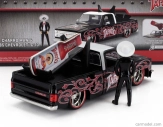 Jada Chevrolet C-10 Pick-up Tapatio 1985 s postavičkou Charro 1:24 čierna biela