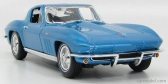 Maisto Chevrolet Corvette Coupe 2-dverový 1965 1:18 Light Blue Met
