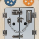 2Kids Toys Activity board Domček sivý – poškodený obal