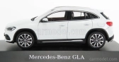 Spark-model Mercedes Benz Gla-class (h247) 2020 1:43 Digitálny biely meter