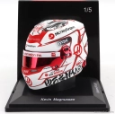 Spark-model Bell helmet F1  Casco Helmet Haas Vf-23 Team Moneygram Haas N 20 Singapore Gp 2023 Kevin Magnussen 1:5 Bílá Červená