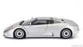 Bugatti Eb110 1991 v mierke 1:12 strieborná