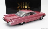 Cadillac Series 62 Coupe Deville 1961 v mierke 1:18 Ružová