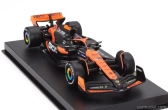 Bburago Mclaren F1  Mcl38 Team Mclaren N 81 Miami Gp 2024 Oscar Piastri - With Pilot And Showcase 1:43 Oranžová Černá