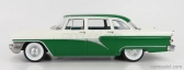 Triple9 GAZ 13 Seagull Chaika 1959 1:18 zelená biela