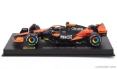 Bburago Mclaren F1  Mcl38 Team Mclaren N 81 Miami Gp 2024 Oscar Piastri - With Pilot And Showcase 1:43 Oranžová Černá