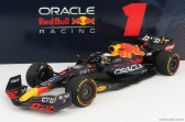 Minichamps Red bull F1 Rb18 Team Oracle Red Bull Racing N 1 1:18, tmavě modrá