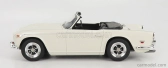 Modely v mierke Cult-scale Triumph Tr5 Spider 1967 1:18 Biela