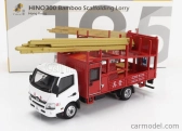 Tiny toys Hino 195 Bamboo Scaffolding Truck 2010 1:64 Bielo-červená