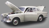 Ixo-models Volvo 122s Amazon 1965 - With Light & Sound Effects 1:8 Ivory