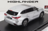 LCD model Toyota Highlander 2022 1:64 strieborná