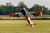 RC letadlo 67" Extra 260 1,7m, oranžová/bílá
