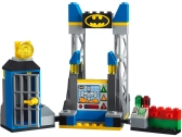 LEGO Juniors - Joker útočí na Batcave