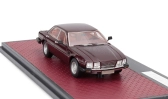 Matrix scale models De tomaso Deauville 2-series 1983 1:43 Red Met