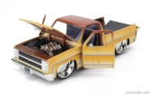 Jada Chevrolet C-10 Pick-up Custom 1985 1:24 2 Tóny Krémově Hnědé