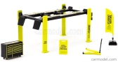 Tarmac Accessories Student Driver Garage Set Officina - Ponte Sollevatore Auto - Four Post Lift 1:64 Žlutá Černá