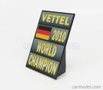 Príslušenstvo Cartrix F1 Doska majstra sveta v boxoch - Red Bull Rb5 Red Bull N 5 Sezóna 2010 Sebastian Vettel 1:18 Sivá čierna žltá