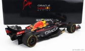 Minichamps Red bull F1 Rb18 Team Oracle Red Bull Racing N 11 1:18, tmavě modrá
