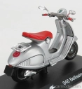 Edicola Piaggio Vespa 946 Bellissima 2014 1:18 Strieborná